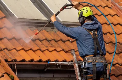 Démoussage et hydrofuge de toiture à Englebelmer